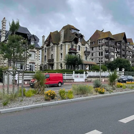 Les Embruns - Le Port Deauville