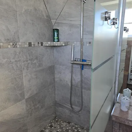 Les Embruns - Le Port